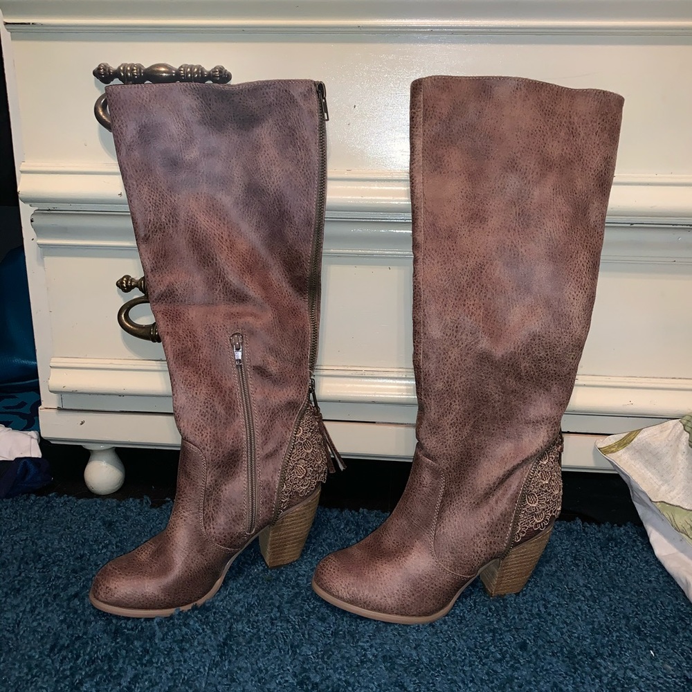 brown boots